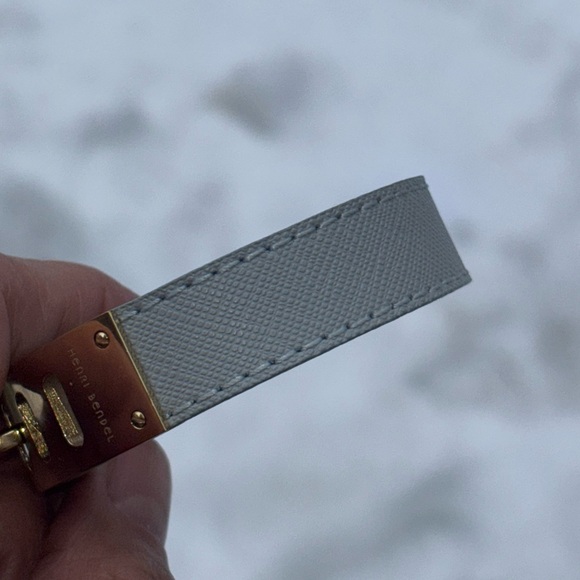 Henri Bendel Turn Lock Leather Bracelet Sage Green Gold Tone Size 7–8 - Picture 10 of 10